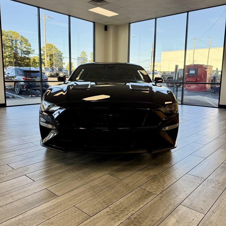 Photo 2 of this FORD MUSTANG