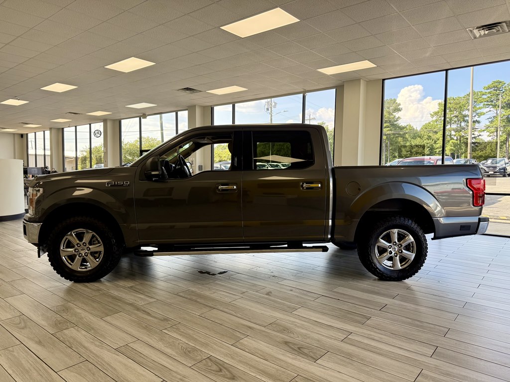 Photo 4 of this FORD F150
