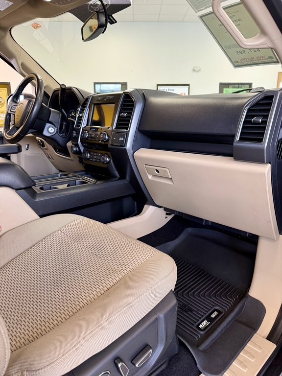Photo 12 of this FORD F150