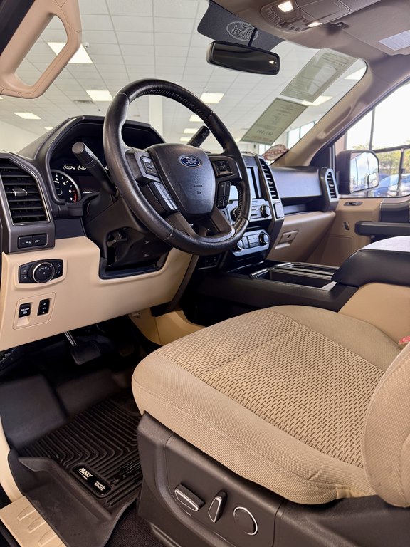 Photo 13 of this FORD F150
