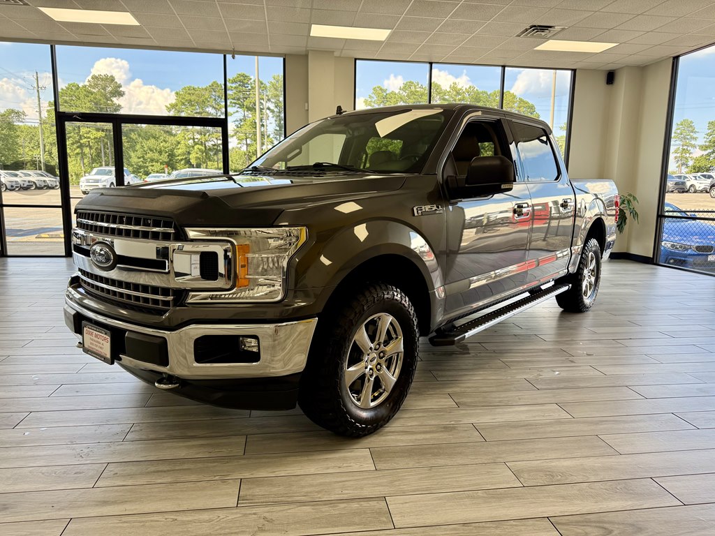Photo 3 of this FORD F150