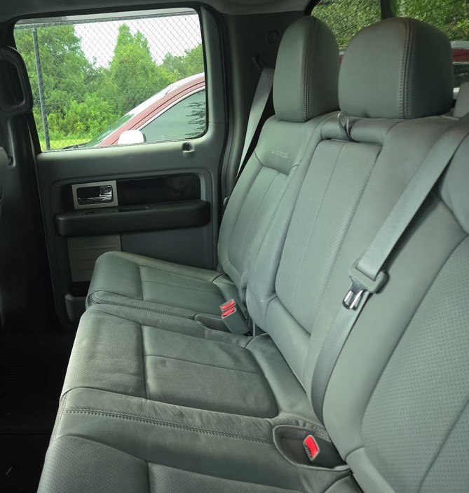 Photo 4 of this FORD F150