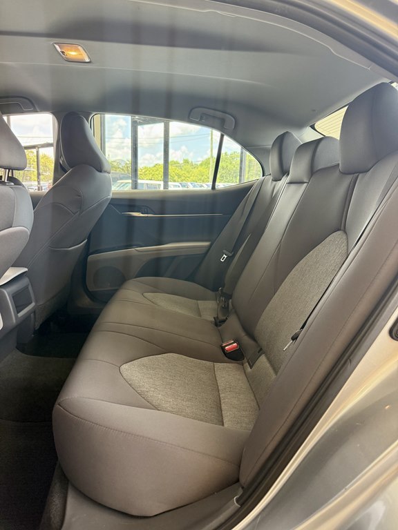 Photo 16 of this TOYOTA CAMRY