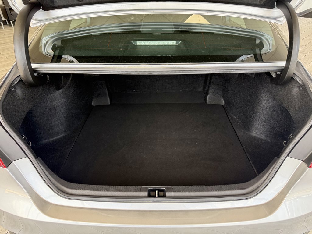 Photo 9 of this TOYOTA CAMRY