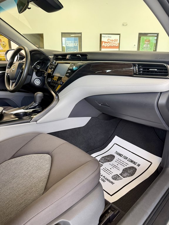 Photo 12 of this TOYOTA CAMRY
