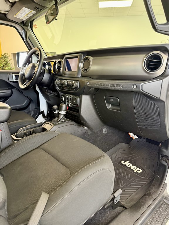 Photo 12 of this JEEP WRANGLER