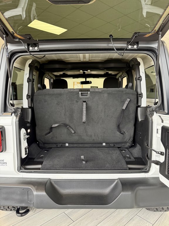 Photo 9 of this JEEP WRANGLER