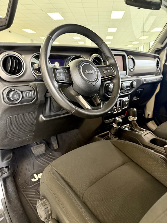 Photo 13 of this JEEP WRANGLER