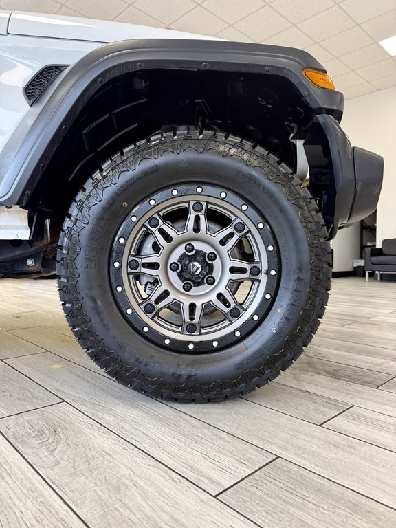 Photo 19 of this JEEP WRANGLER