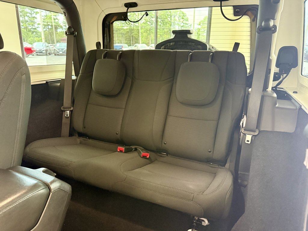 Photo 17 of this JEEP WRANGLER