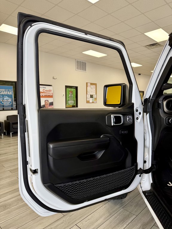 Photo 15 of this JEEP WRANGLER