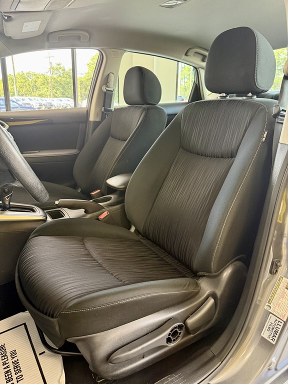 Photo 14 of this NISSAN SENTRA