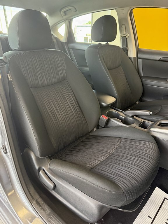 Photo 16 of this NISSAN SENTRA