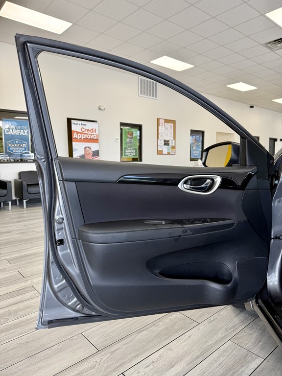 Photo 15 of this NISSAN SENTRA