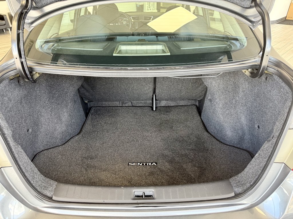 Photo 9 of this NISSAN SENTRA