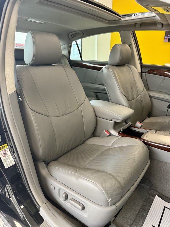 Photo 15 of this TOYOTA AVALON