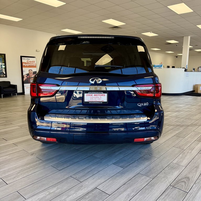 Photo 8 of this INFINITI QX80