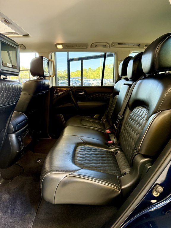 Photo 17 of this INFINITI QX80