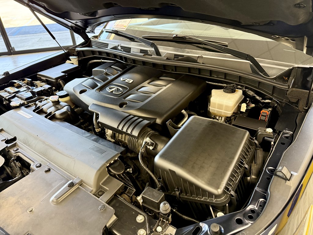 Photo 19 of this INFINITI QX80
