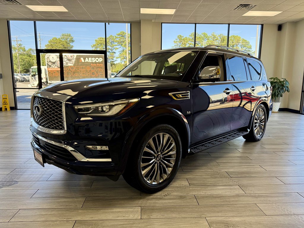 Photo 3 of this INFINITI QX80
