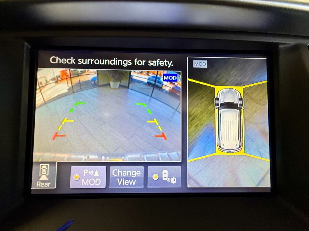Photo 11 of this INFINITI QX80