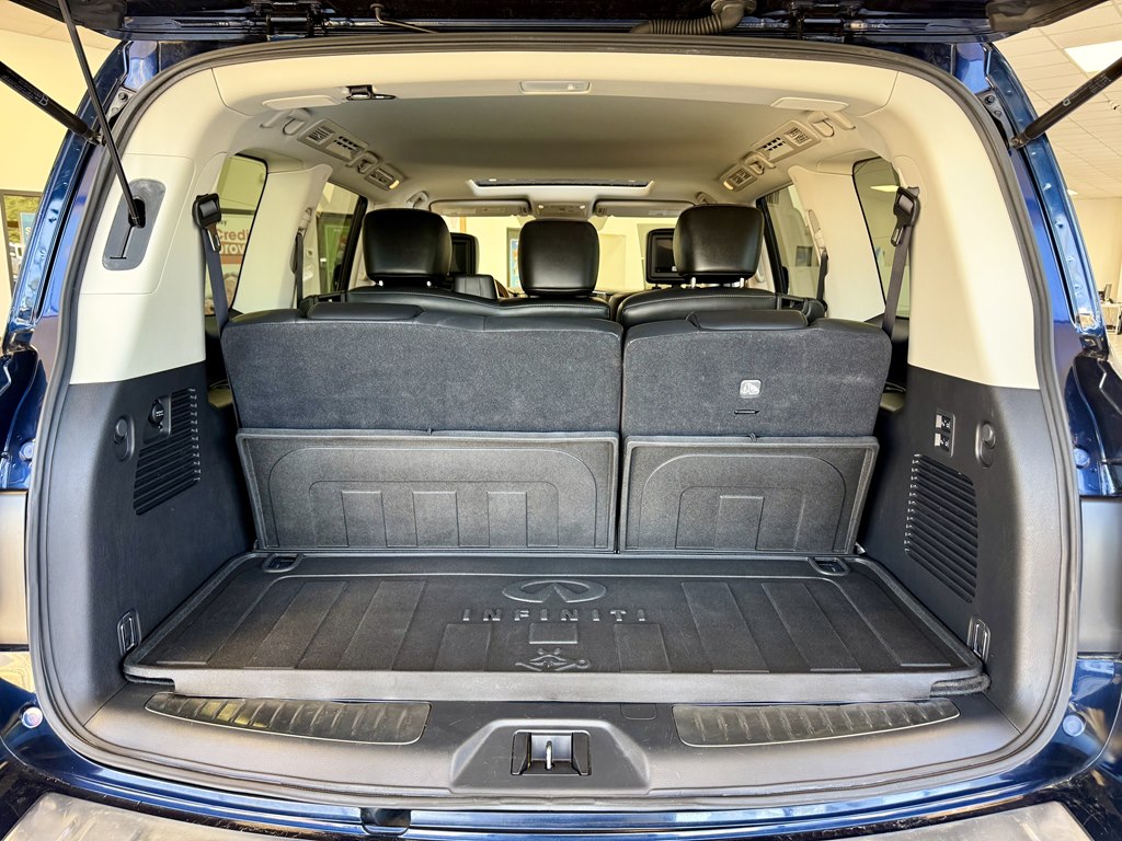 Photo 9 of this INFINITI QX80