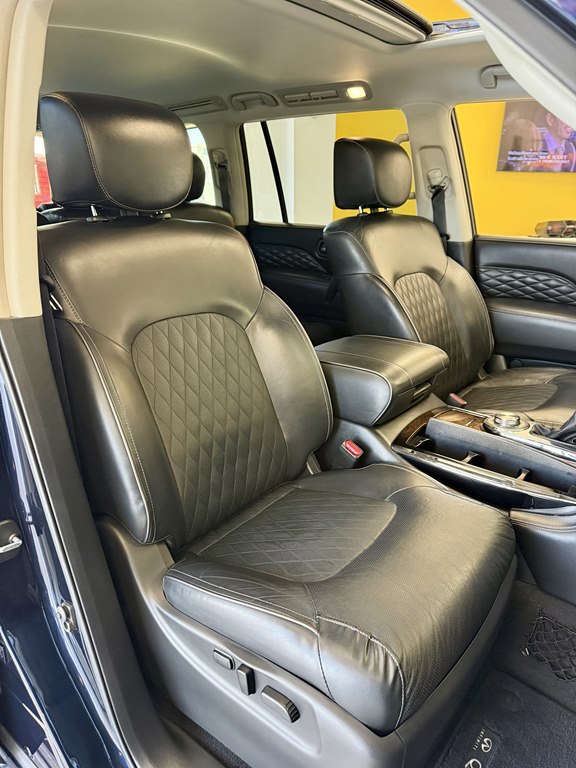 Photo 16 of this INFINITI QX80