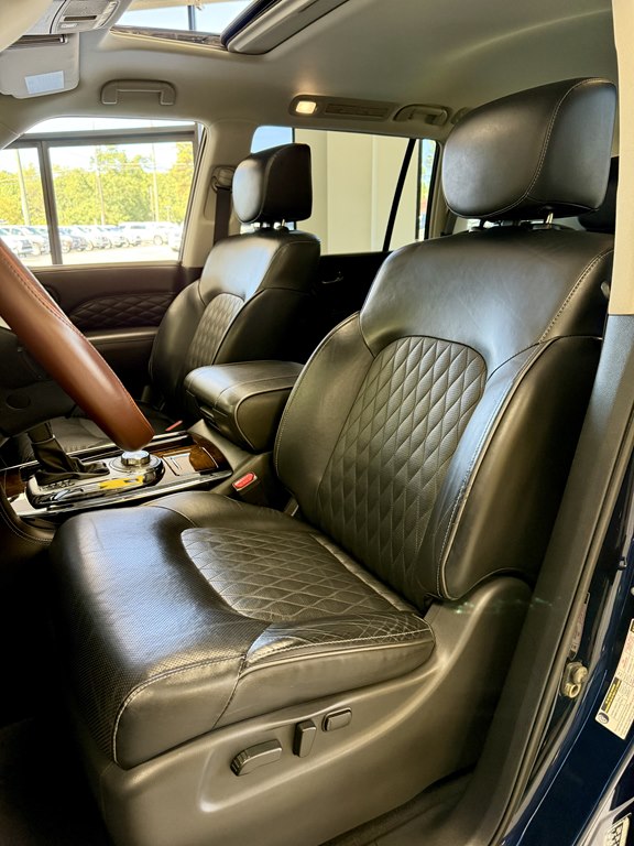 Photo 14 of this INFINITI QX80