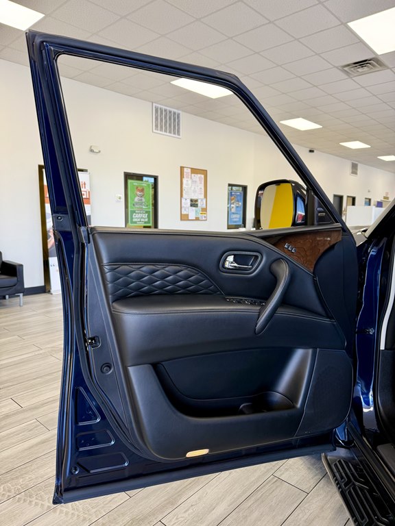 Photo 15 of this INFINITI QX80