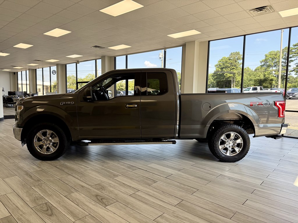 Photo 4 of this FORD F150