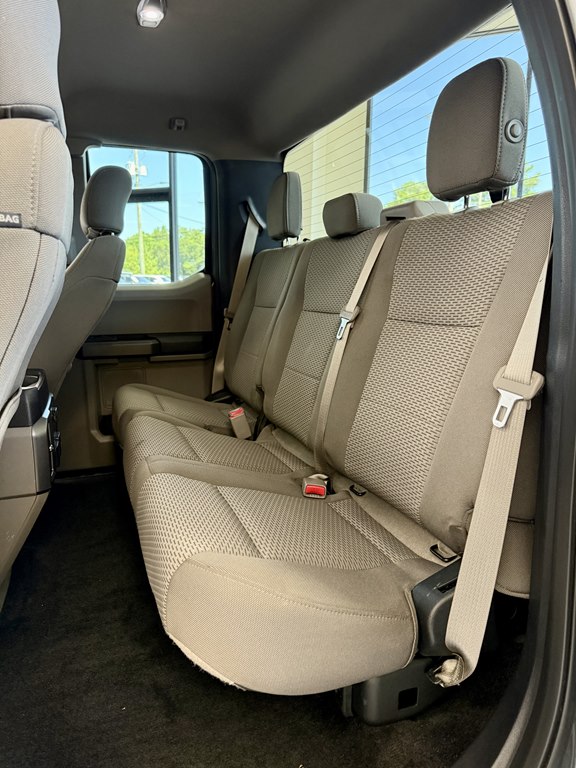Photo 17 of this FORD F150