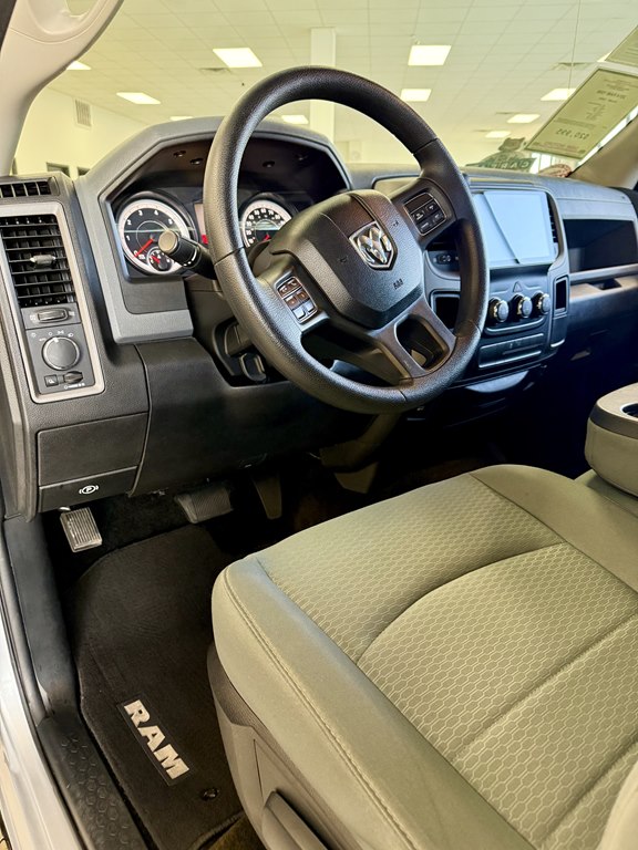 Photo 13 of this RAM 1500