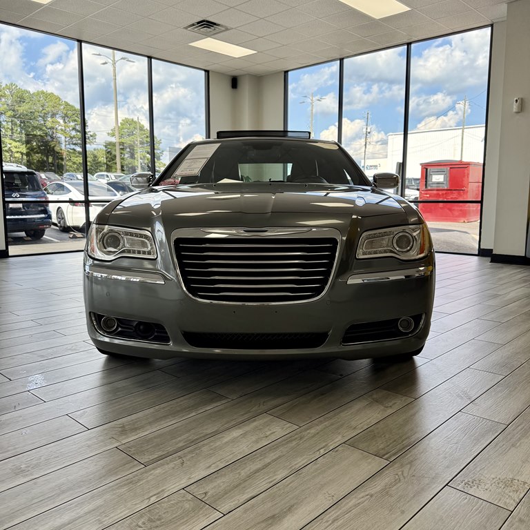 Photo 2 of this CHRYSLER 300C