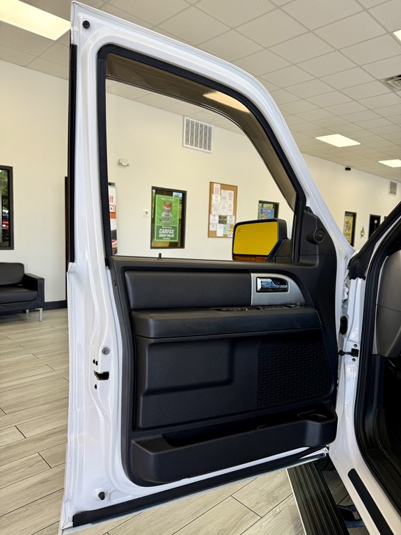 Photo 15 of this FORD EXPEDITION