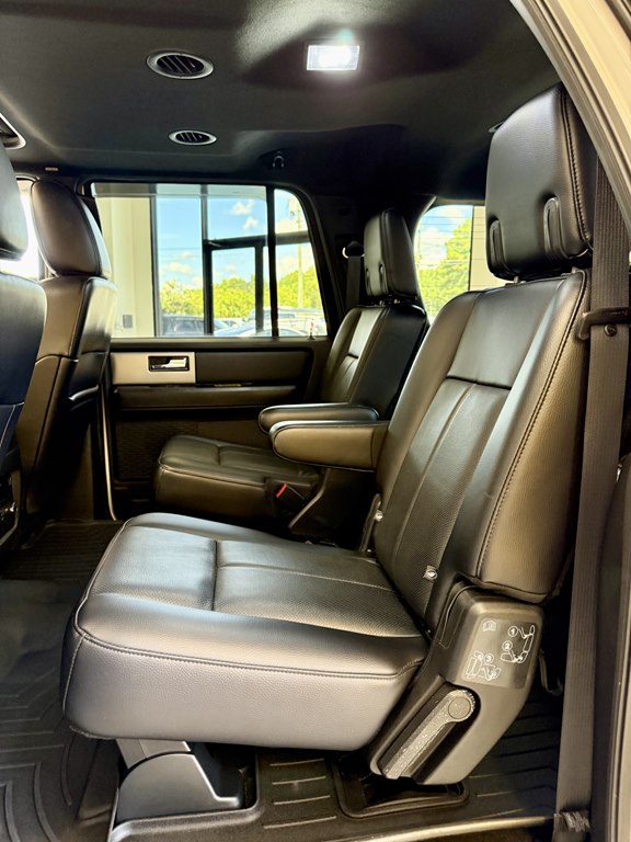 Photo 17 of this FORD EXPEDITION