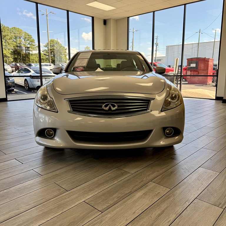 Photo 2 of this INFINITI G37