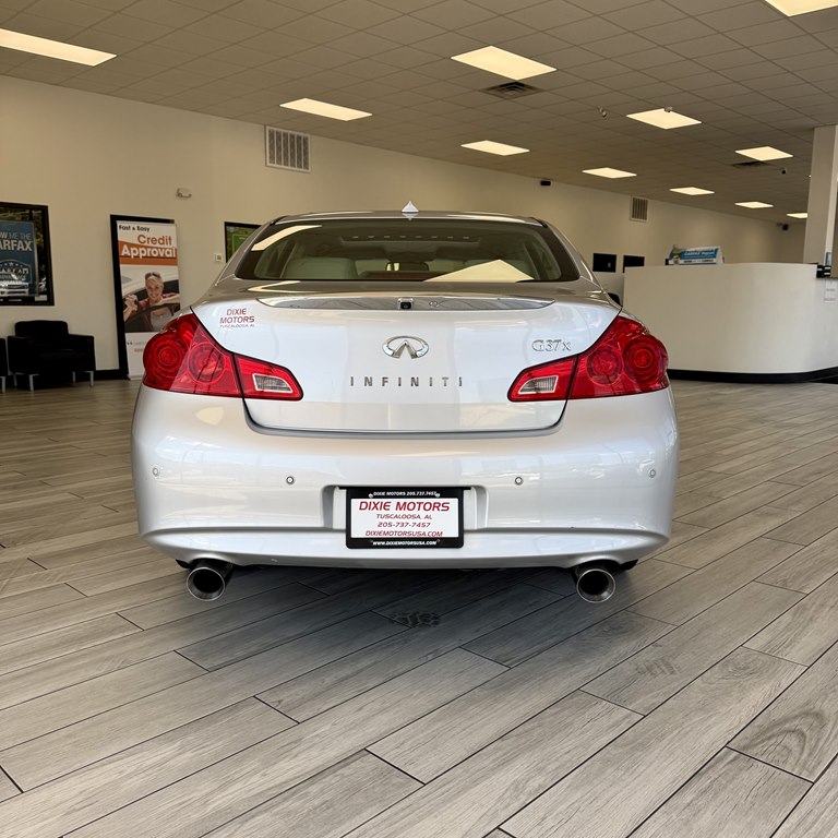 Photo 8 of this INFINITI G37