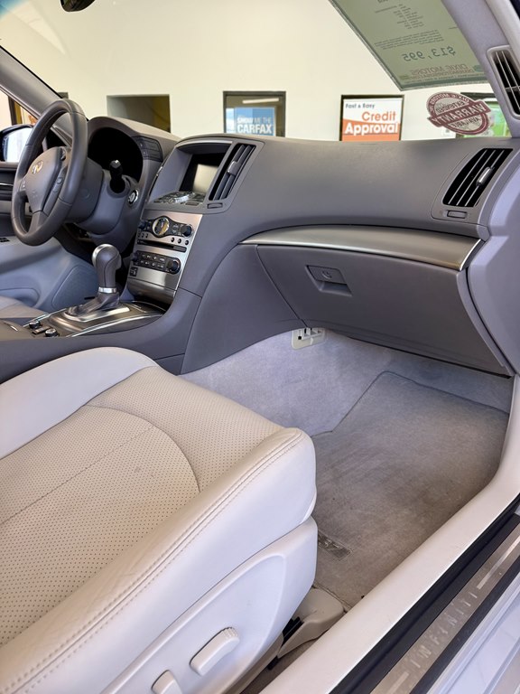 Photo 12 of this INFINITI G37