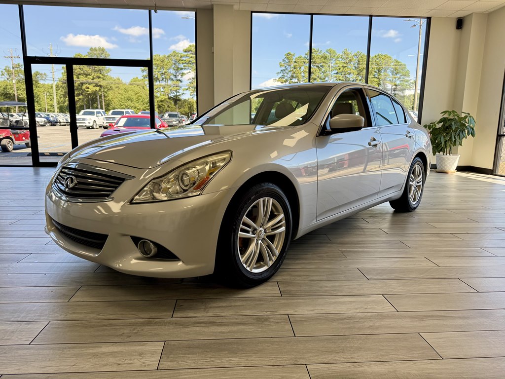 Photo 3 of this INFINITI G37