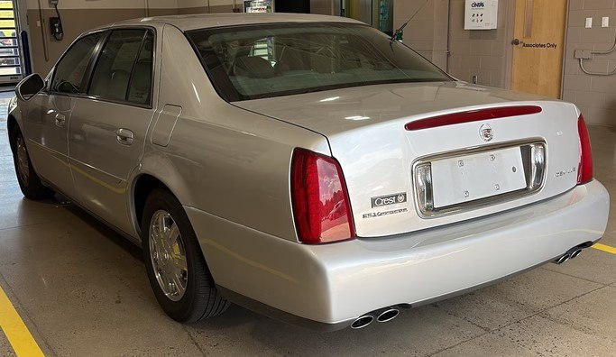 Photo 2 of this CADILLAC DEVILLE