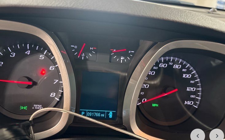 Photo 5 of this CHEVROLET EQUINOX