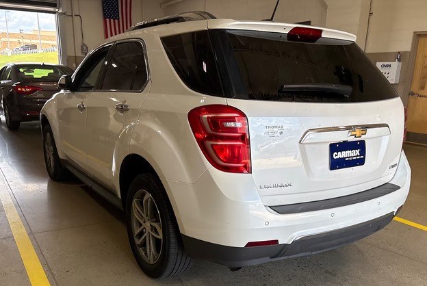 Photo 2 of this CHEVROLET EQUINOX