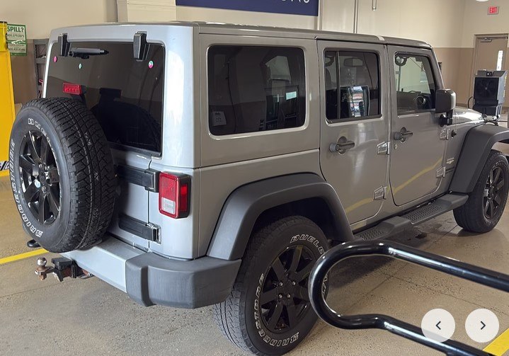 Photo 2 of this JEEP WRANGLER UNLIMI