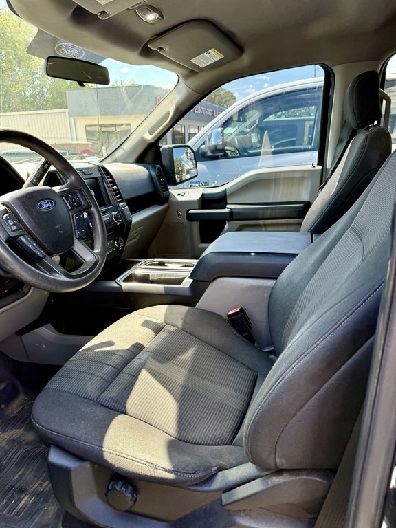 Photo 2 of this FORD F150