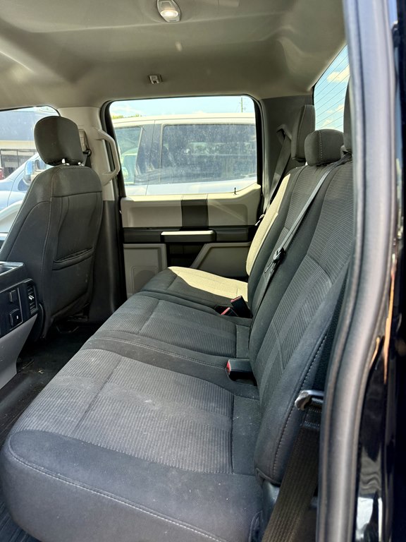 Photo 3 of this FORD F150