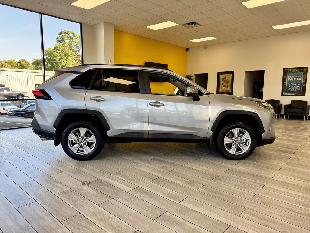 Photo 5 of this TOYOTA RAV4