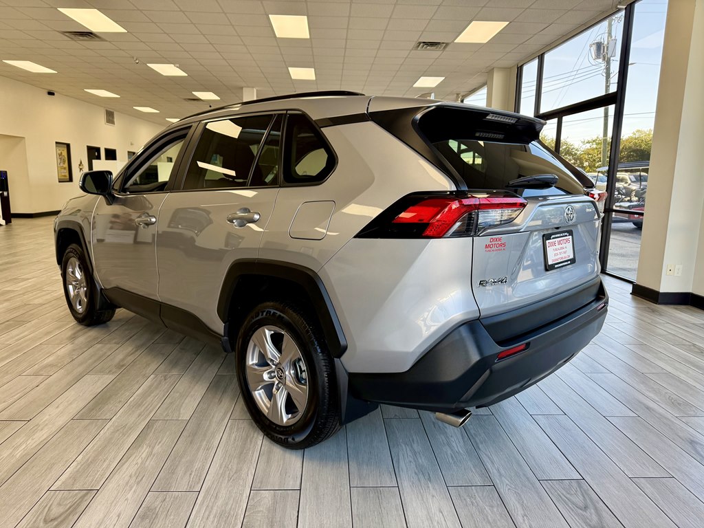 Photo 7 of this TOYOTA RAV4