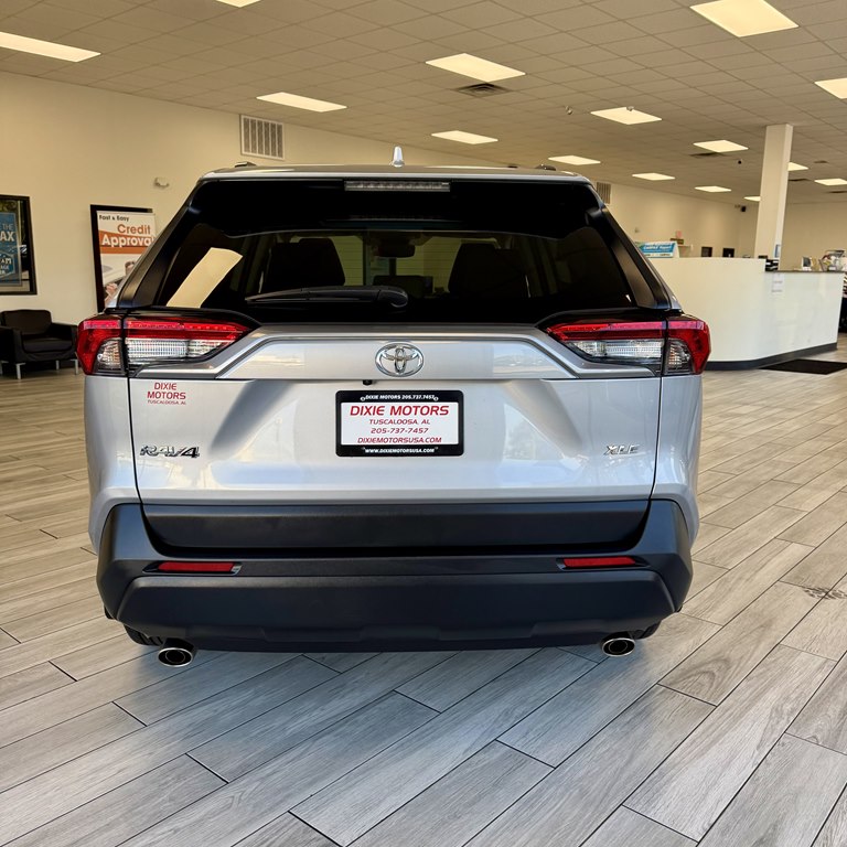 Photo 8 of this TOYOTA RAV4