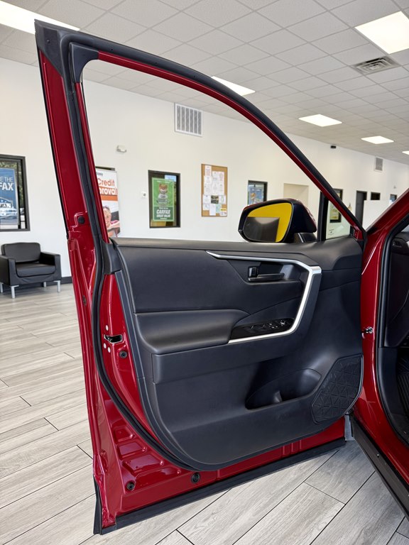 Photo 15 of this TOYOTA RAV4