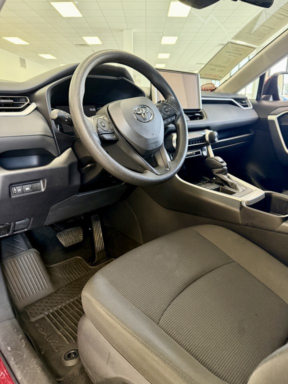 Photo 13 of this TOYOTA RAV4